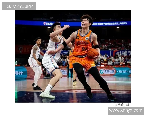 天津男篮与上海男篮激战正酣谁能在这场对决中笑到最后 天津男篮与上海男篮激战正酣谁能在这场对决中笑到最后