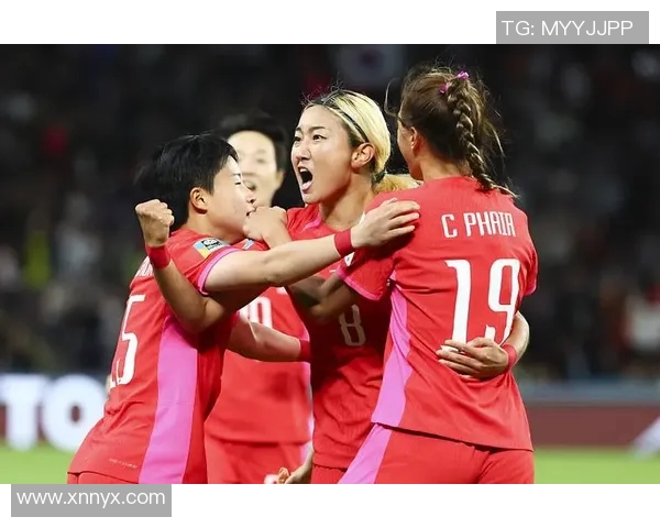 巴西女足与加拿大女足激战正酣谁能在国际赛场上笑到最后