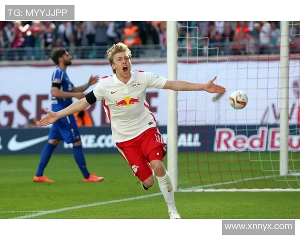 拜仁慕尼黑与瓦伦西亚决赛激战回顾精彩瞬间与战术分析 拜仁慕尼黑与瓦伦西亚决赛激战回顾精彩瞬间与战术分析