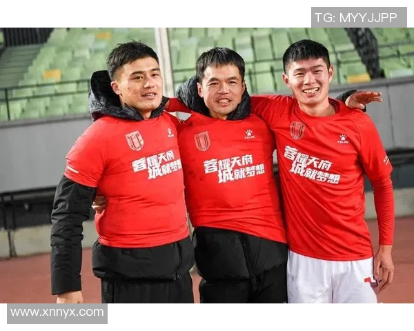 成都羽毛球队团队协作引发热议球员间配合与默契的争议探讨MBA