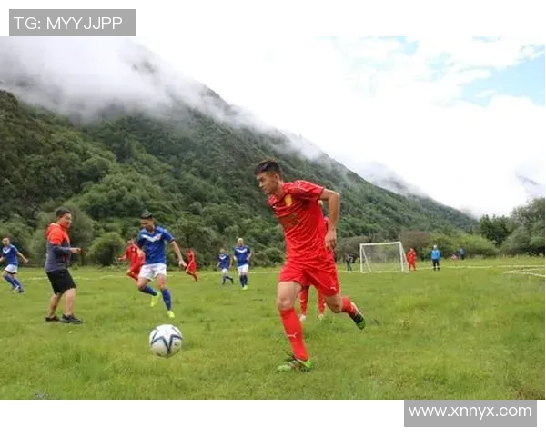 青岛黄海与大连超越的激烈对决展现足球魅力与团队精神的巅峰对抗