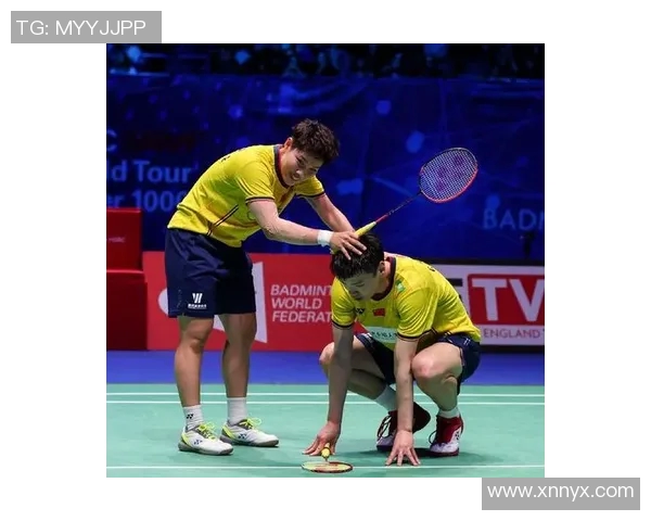 南京羽毛球队与武汉羽毛球队赛后复盘分析比赛经验与战术调整