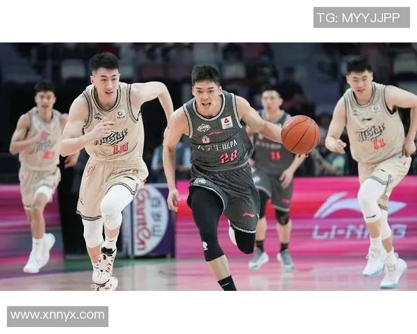 李慕豪的篮球之路：从青涩少年到CBA明星的成长故事与奋斗历程