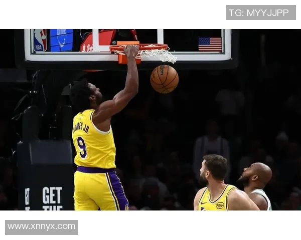 詹姆斯在对阵步行者的比赛中狂砍47分展现超凡实力